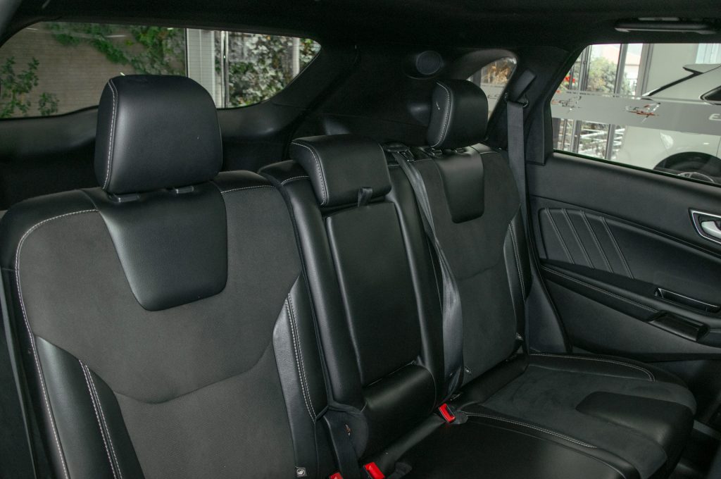 Ford Edge — foto 13 de 21