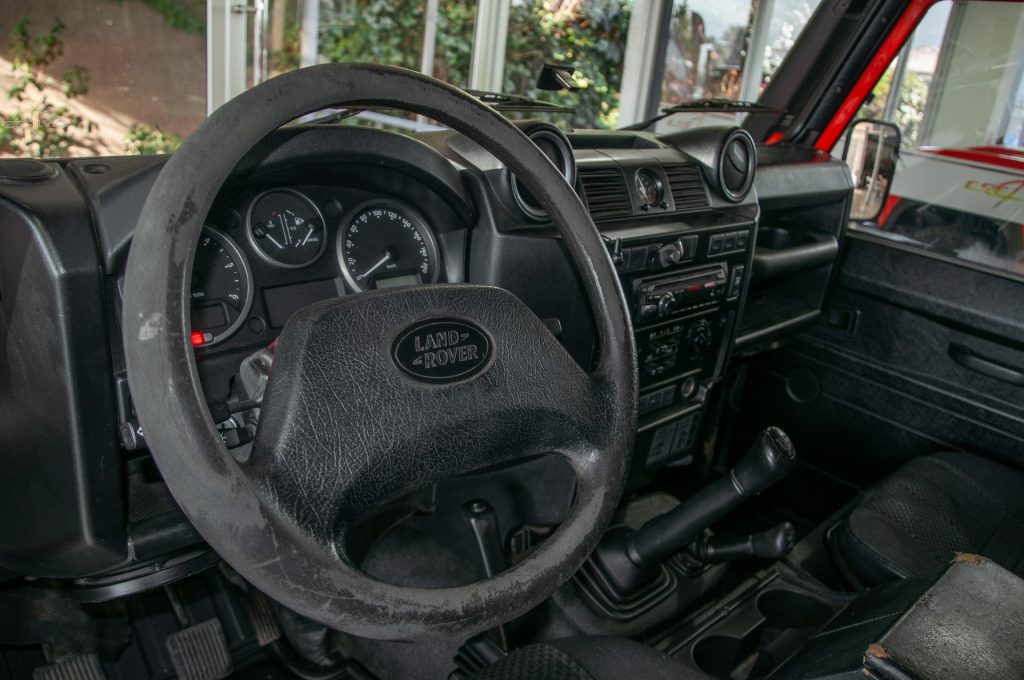 Land Rover Defender — foto 17 de 20
