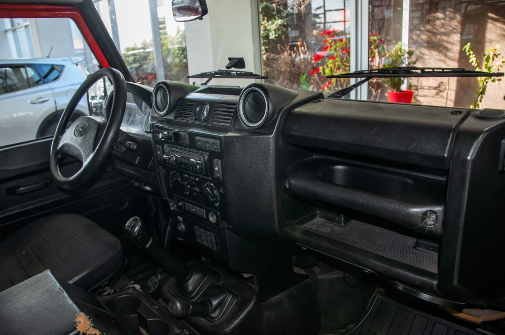 Land Rover Defender — foto 18 de 20