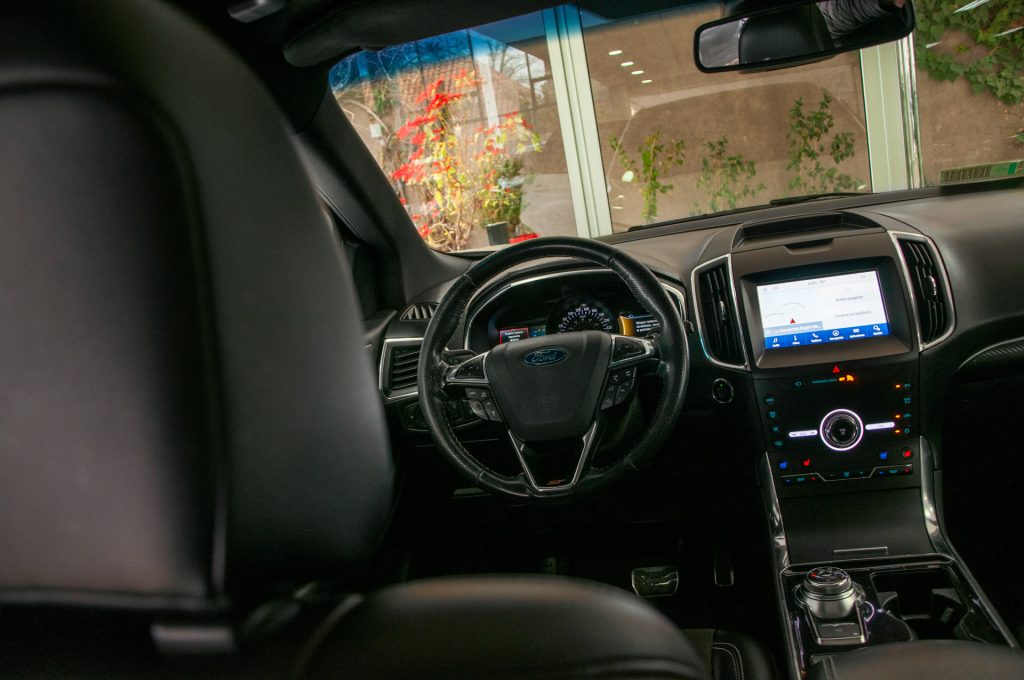 Ford Edge — foto 17 de 21