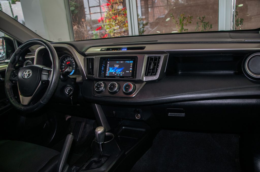 Toyota RAV4 — foto 19 de 20