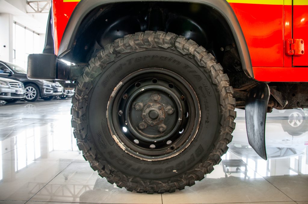 Land Rover Defender — foto 9 de 20
