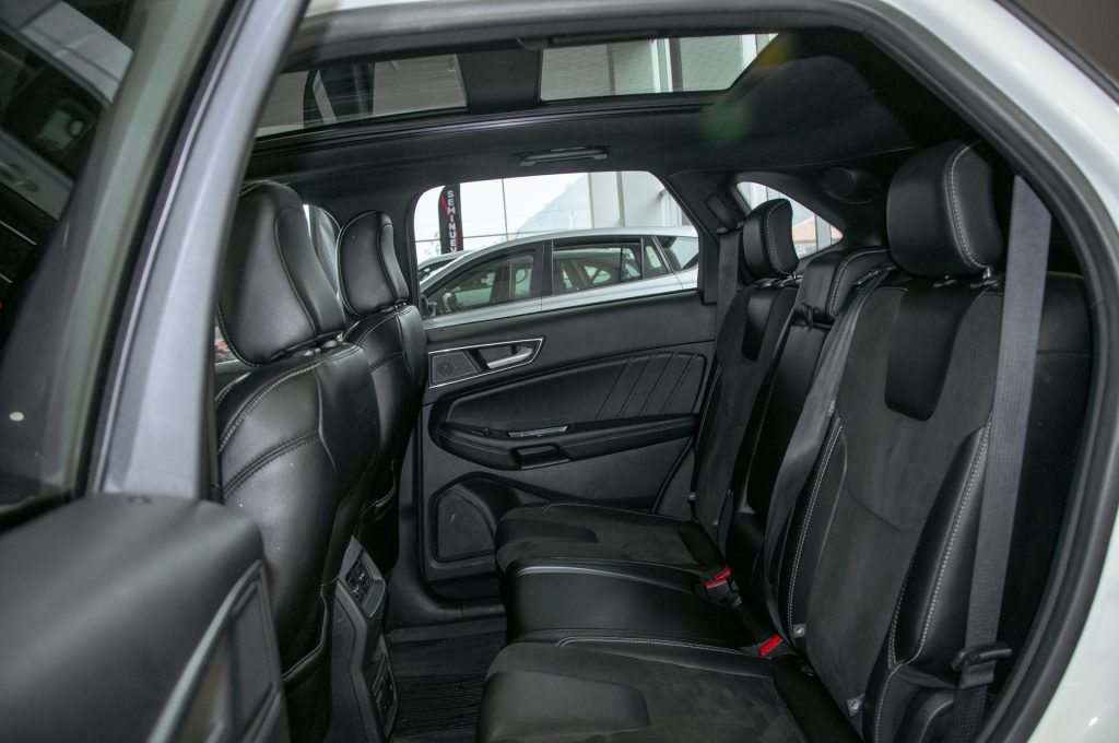 Ford Edge — foto 12 de 21