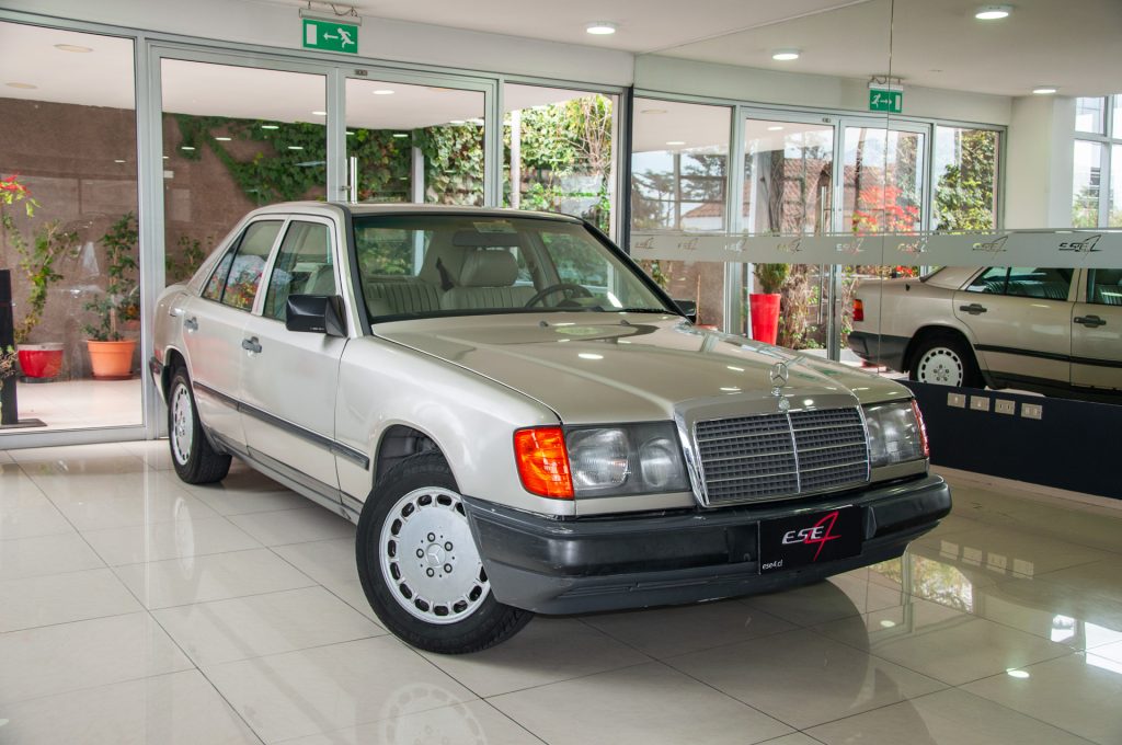 Mercedes-Benz 300E