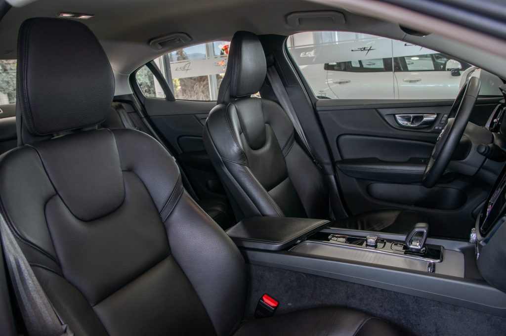 Volvo S60 — foto 13 de 20