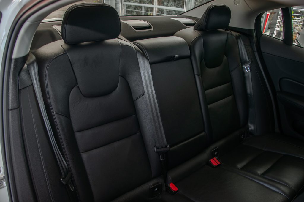 Volvo S60 — foto 14 de 20