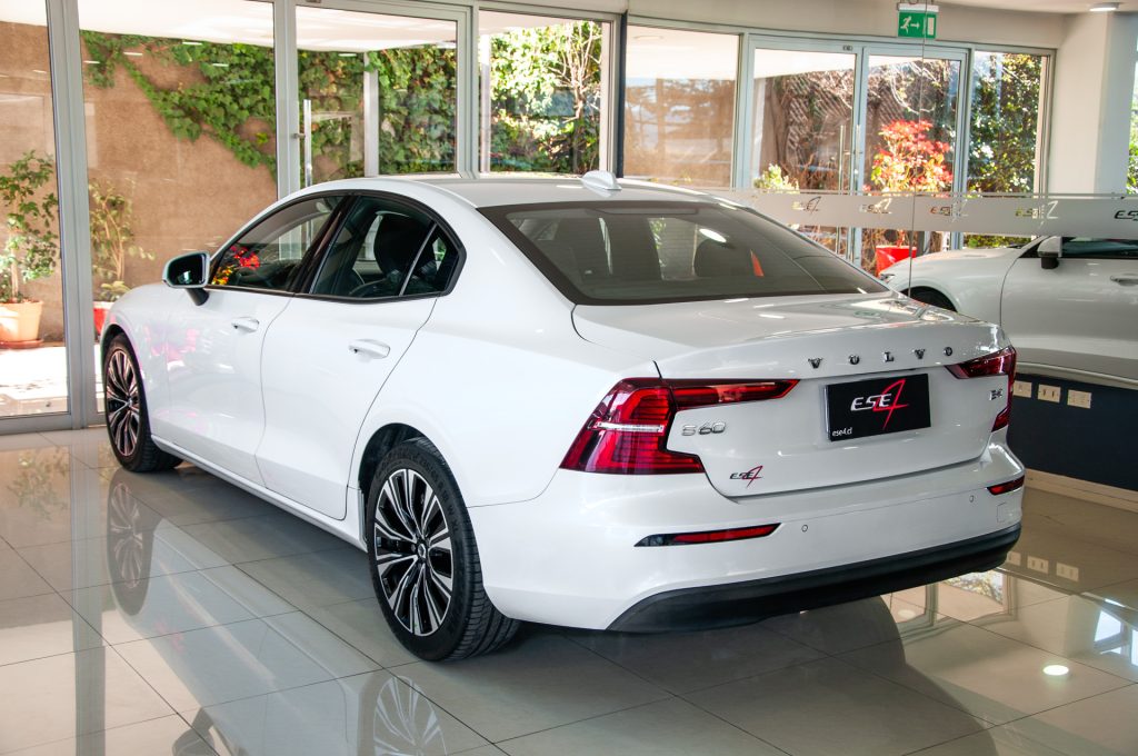 Volvo S60 — foto 4 de 20