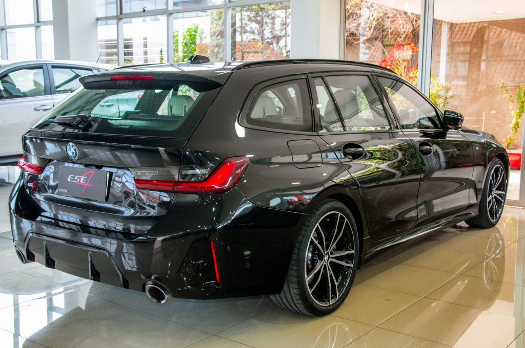 BMW 330I — foto 6 de 20