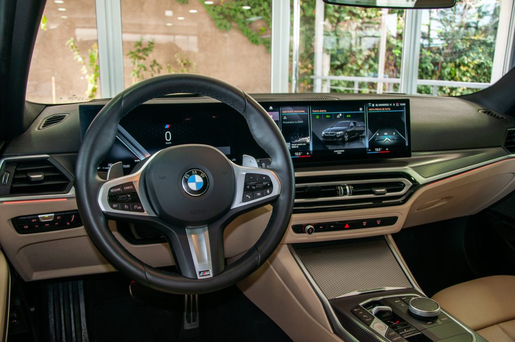 BMW 330I — foto 16 de 20