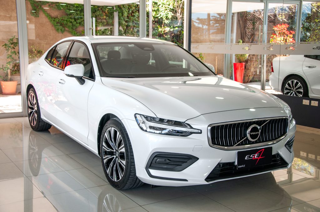 Volvo S60 — foto 8 de 20