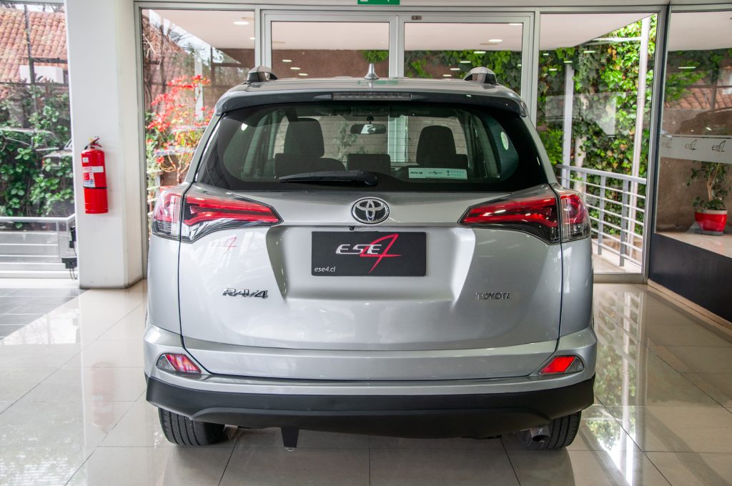 Toyota RAV4 — foto 5 de 21
