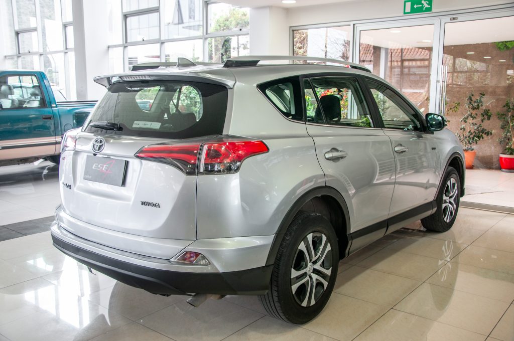Toyota RAV4 — foto 7 de 21