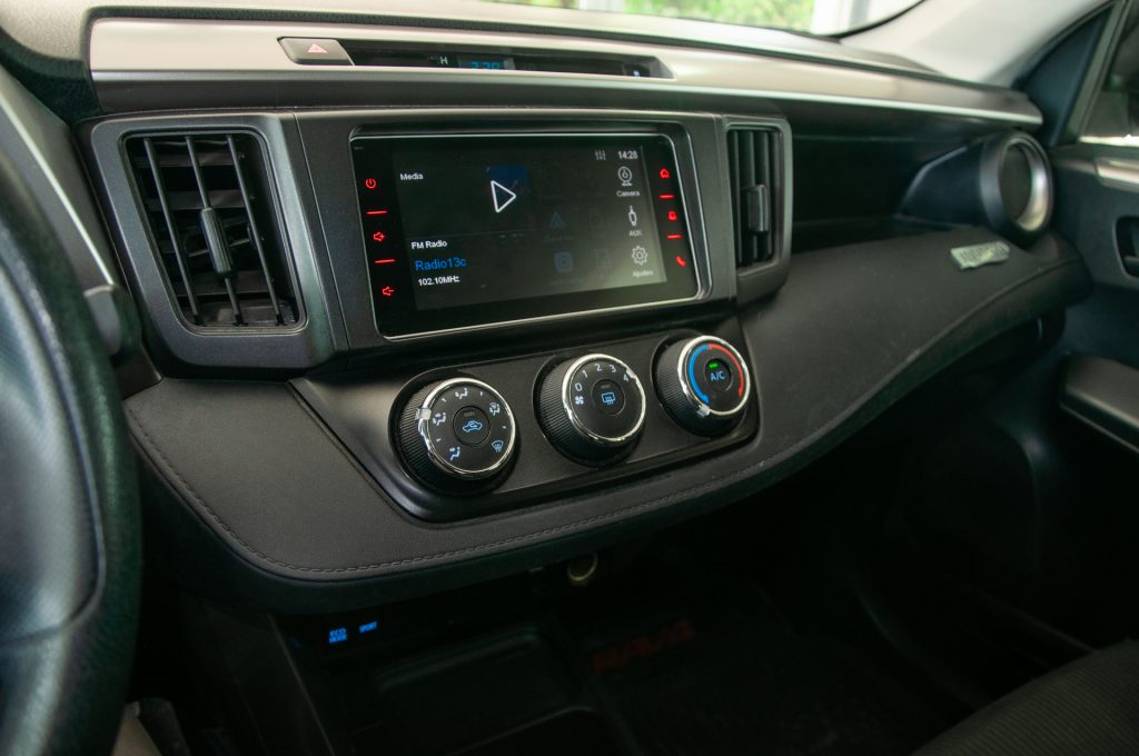 Toyota RAV4 — foto 16 de 21