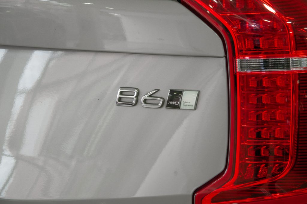 Volvo XC90 — foto 9 de 20