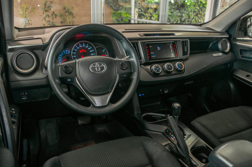 Toyota RAV4 — foto 15 de 21