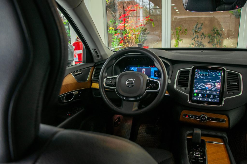 Volvo XC90 — foto 16 de 20