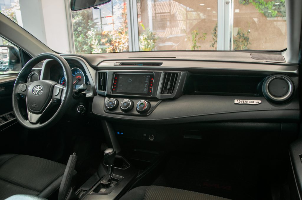 Toyota RAV4 — foto 21 de 21